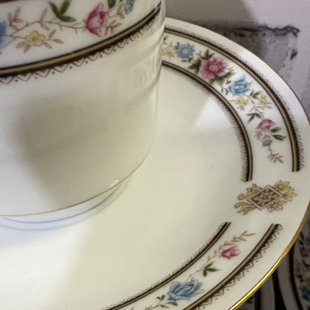 Vintage Elegant Floral White Tea Cup Set of 6 - Picture 3 of 4